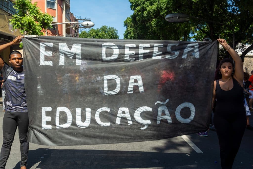 Demonstrations over education reform policies: changing the game
