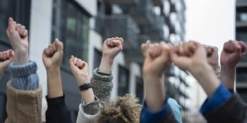 Rallies to back public service workers